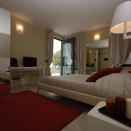Relais Corte Bergamini Песк'єра-дель-Гарда Номер фото
